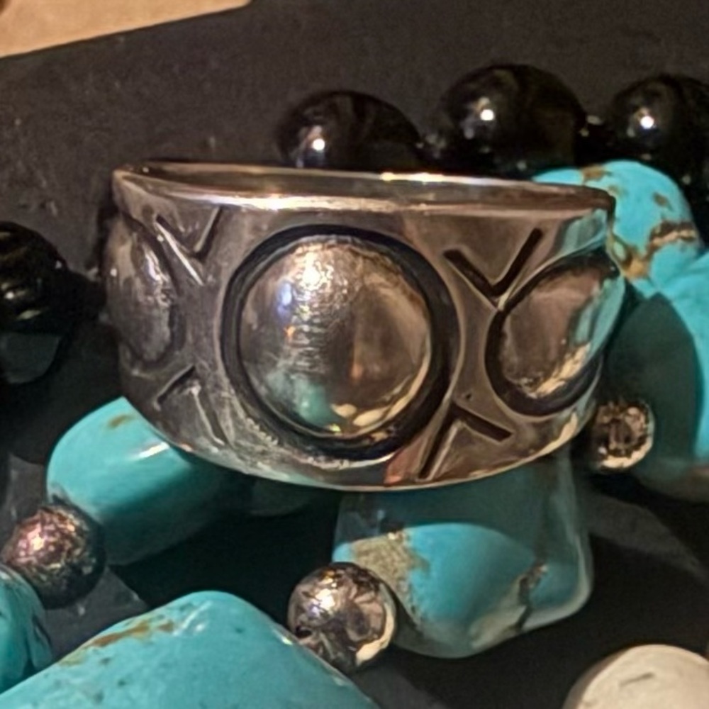 Native American Sterling
Silver Ring Sz 7.25 - Picture 11 of 15